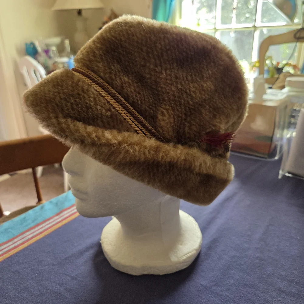 Vintage Men's Hat Brown Fedora Hugger Cap with Flap